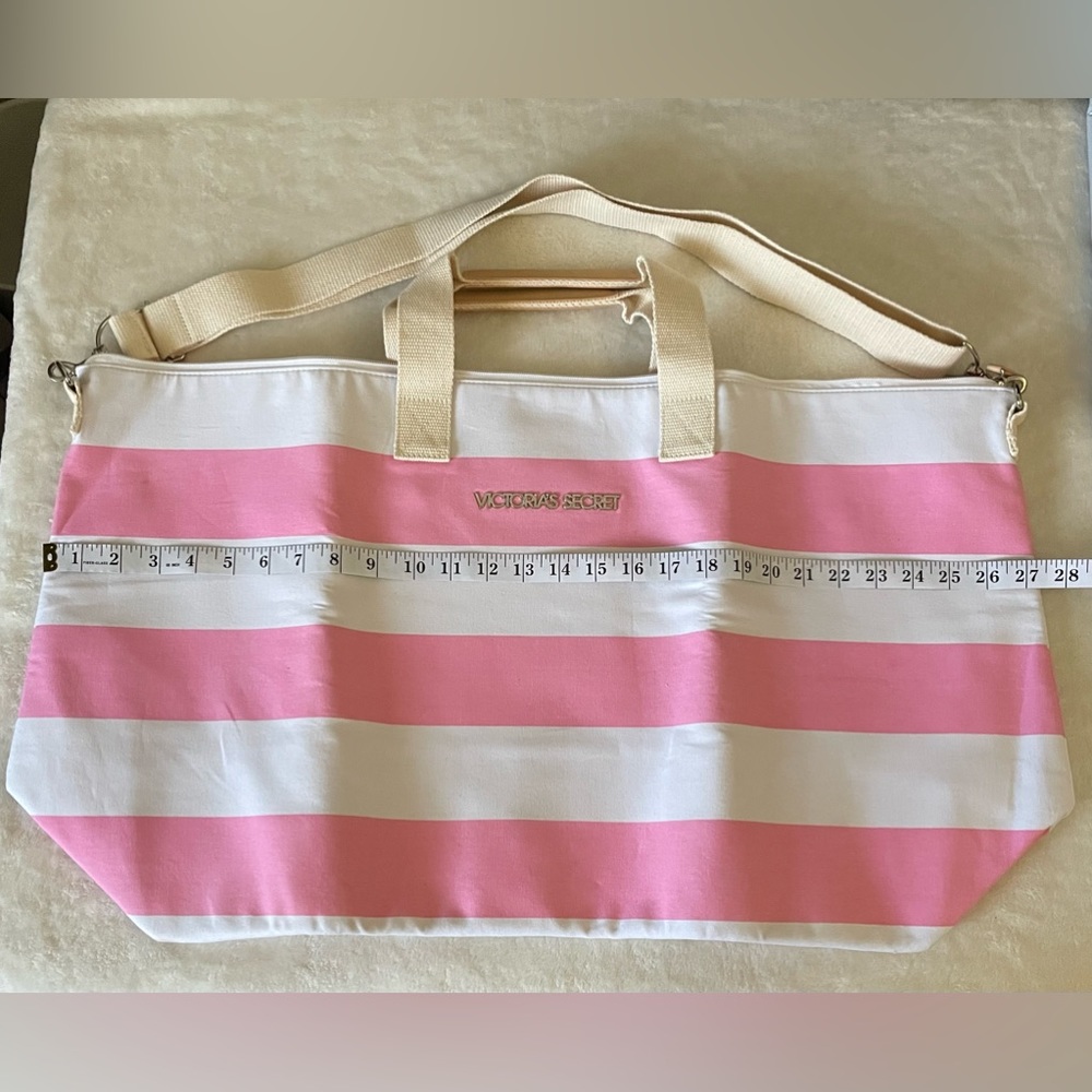 NWOT Victoria’s Secret Canvas Zipper Duffel Bag Pink/Cream Stripes - Picture 3 of 13